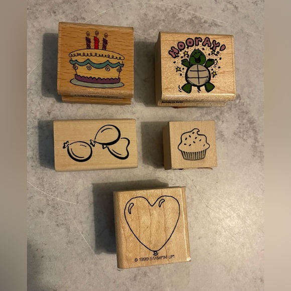 Lot Of 5 Wood Rubber Stamps Crafting/Birthday/kids Turtle Cake Balloon Heart - Picture 1 of 2
